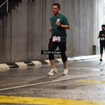 Runner Photo 7760540