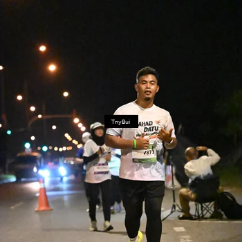 Runner Photo 7760564