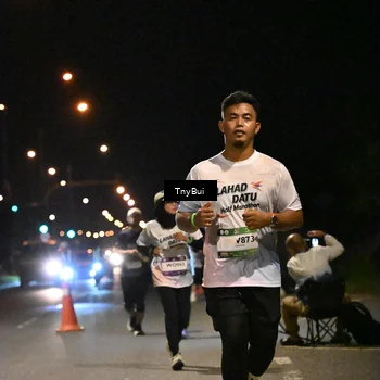 Runner Photo 7760641