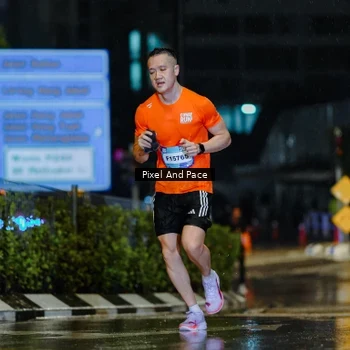 Runner Photo 7760672