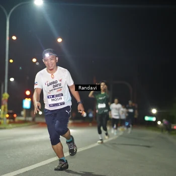 Runner Photo 7760852