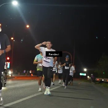 Runner Photo 7760897