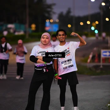 Runner Photo 7760900