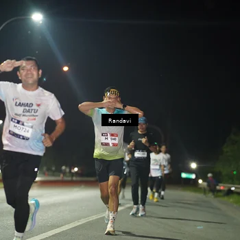 Runner Photo 7760929