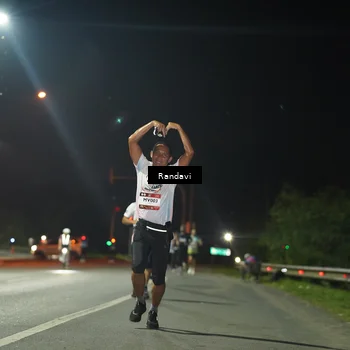 Runner Photo 7760965