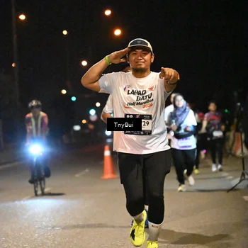 Runner Photo 7761001