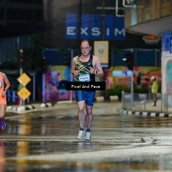 Runner Photo 7761007