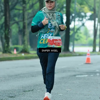 Runner Photo 7761009