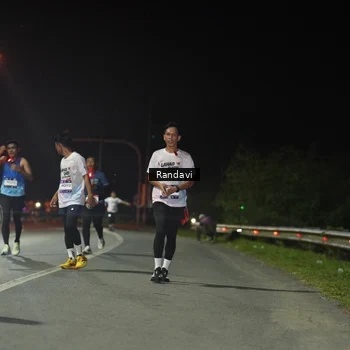 Runner Photo 7761010