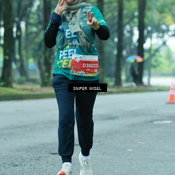 Runner Photo 7761037