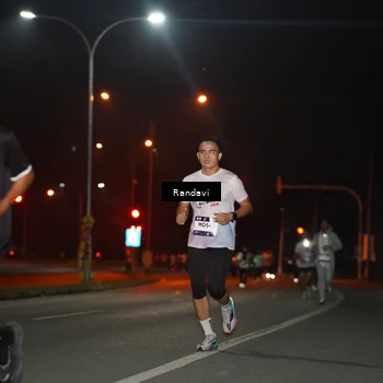 Runner Photo 7761041