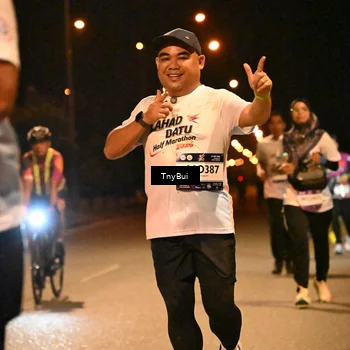 Runner Photo 7761053