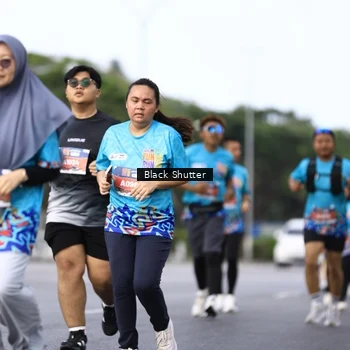 Runner Photo 7761063