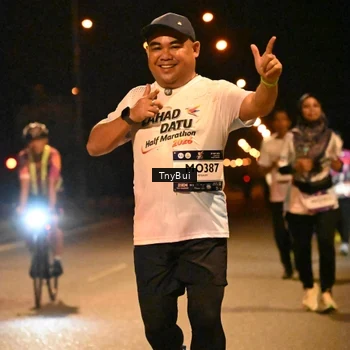 Runner Photo 7761064