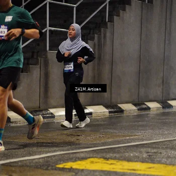 Runner Photo 7761070