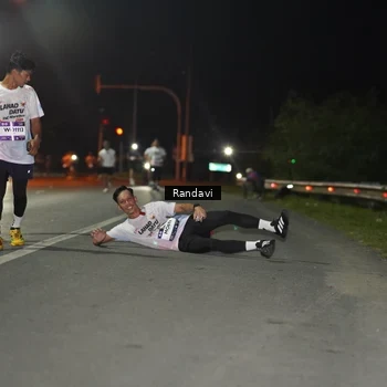 Runner Photo 7761071