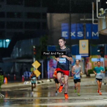 Runner Photo 7761080
