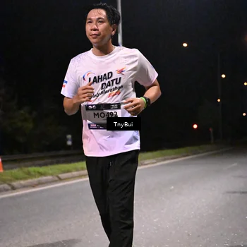 Runner Photo 7761084