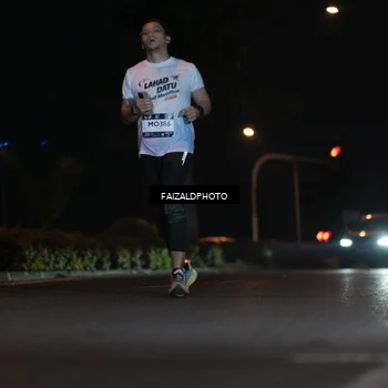 Runner Photo 7761087