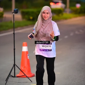 Runner Photo 7761089