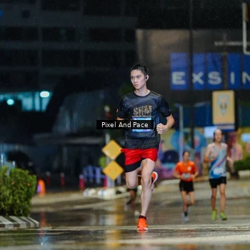 Runner Photo 7761101