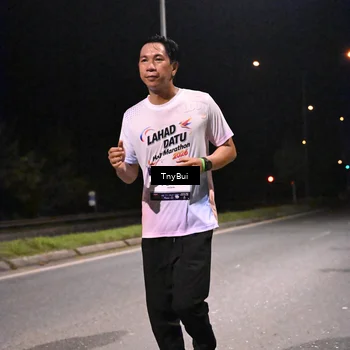 Runner Photo 7761110