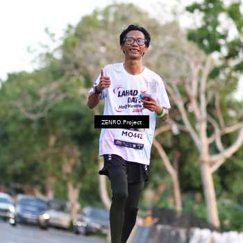 Runner Photo 7761113
