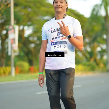 Runner Photo 7761115