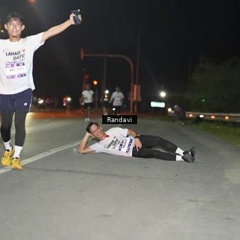 Runner Photo 7761137