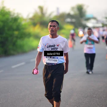 Runner Photo 7761147