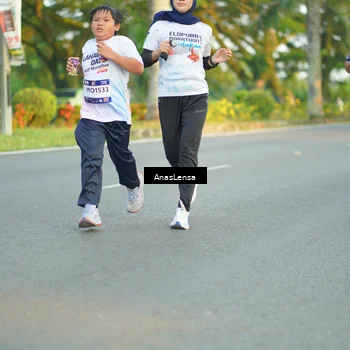 Runner Photo 7761233
