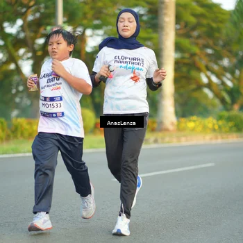 Runner Photo 7761245