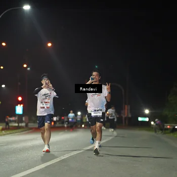 Runner Photo 7761256