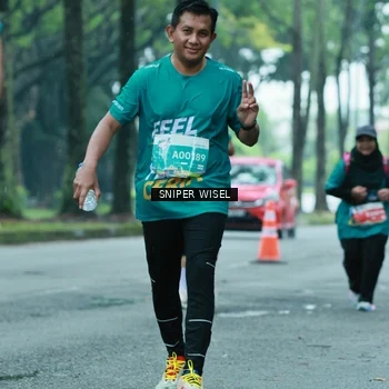 Runner Photo 7761281