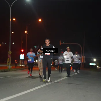 Runner Photo 7761373