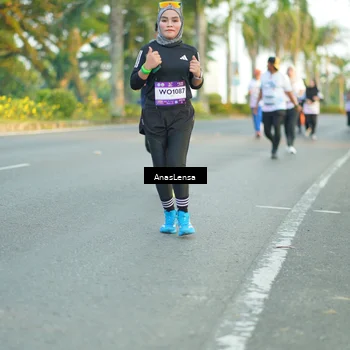 Runner Photo 7761378