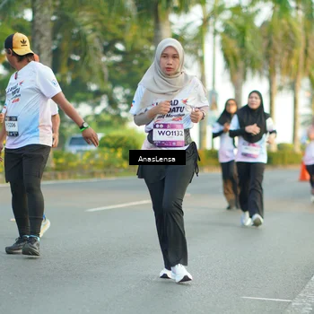 Runner Photo 7761411