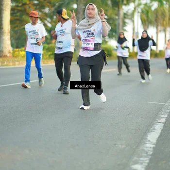 Runner Photo 7761420