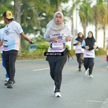 Runner Photo 7761425