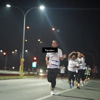 Runner Photo 7761449
