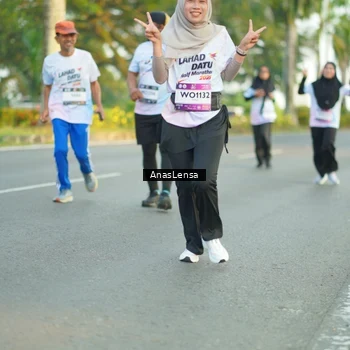 Runner Photo 7761450