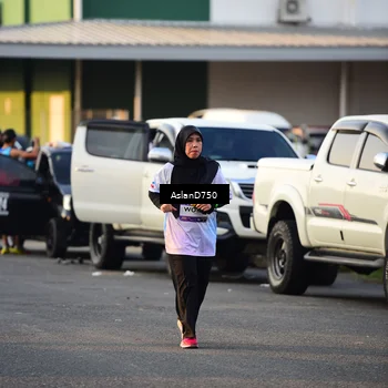 Runner Photo 7761476