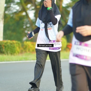 Runner Photo 7761537