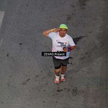 Runner Photo 7761567