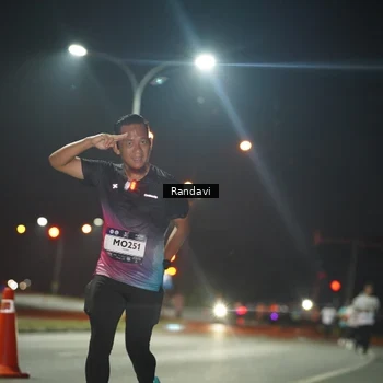 Runner Photo 7761635