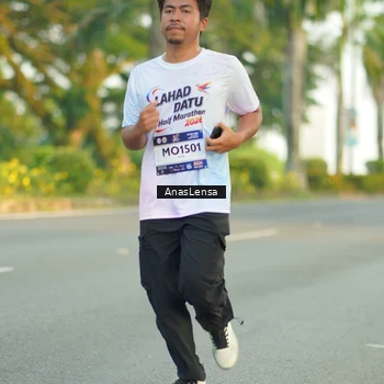 Runner Photo 7761654