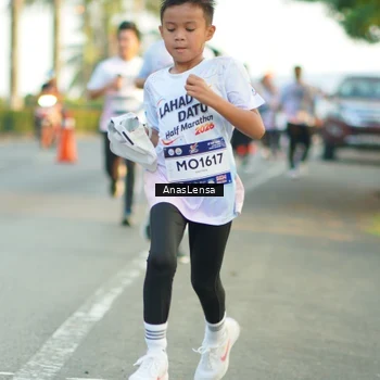 Runner Photo 7761658