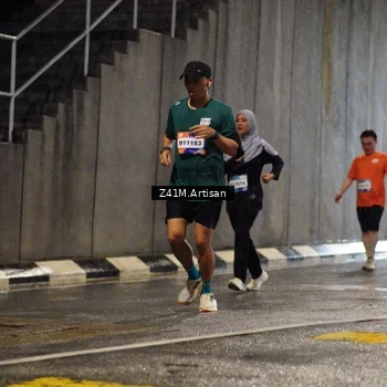 Runner Photo 7761661