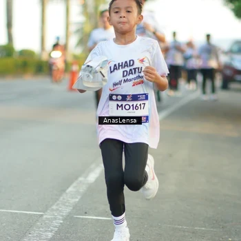 Runner Photo 7761665
