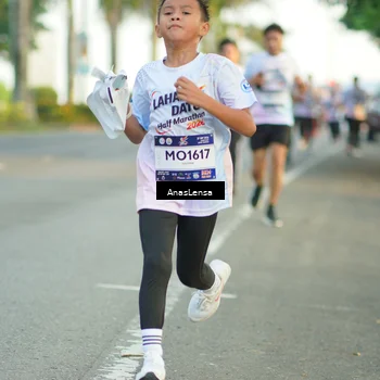 Runner Photo 7761682